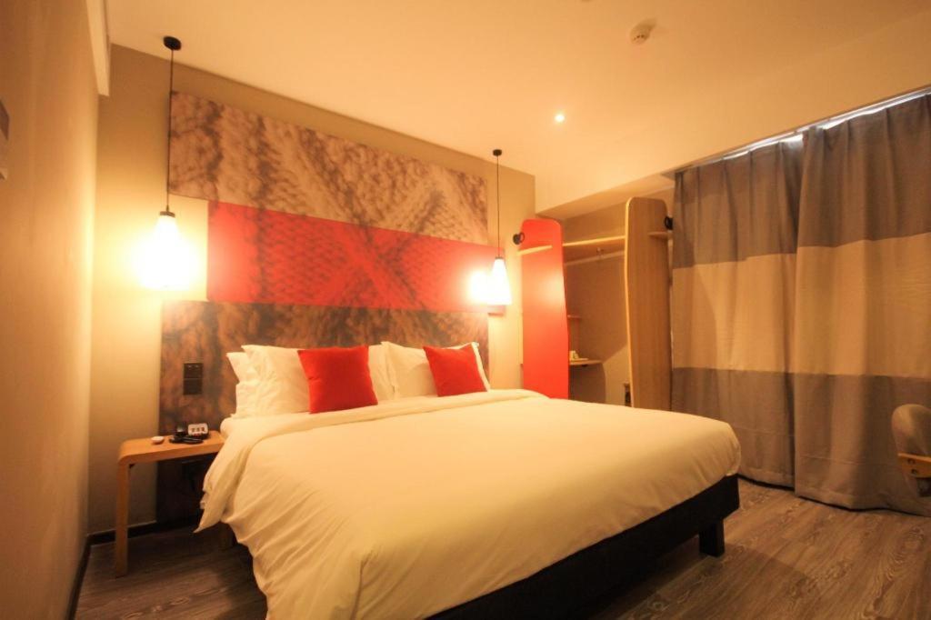 Hotel Ibis Shenyang North Station Exterior foto
