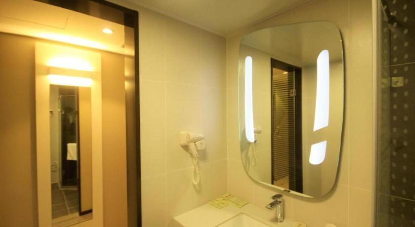 Hotel Ibis Shenyang North Station Exterior foto